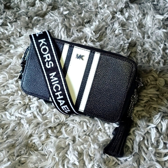 🎉4xHost Pic🎉Michael Kors Crossbody Bag - Picture 2 of 10